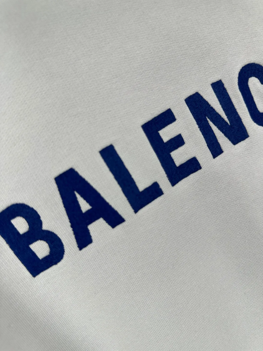 BALENCI*GA . . . . . . 460g . Same Style -Color：Black White -SIZE：Xs S M L 8980#